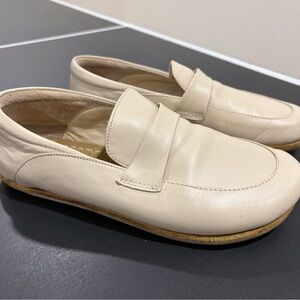 Anya’s Shop Women’s Size 38 Cream Loafers